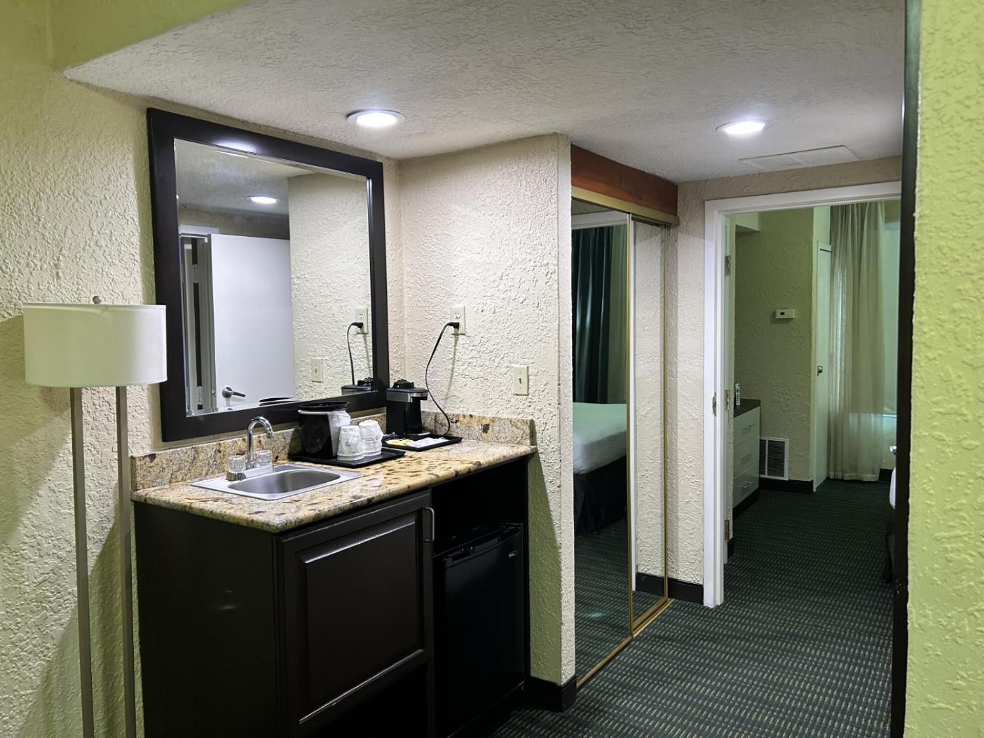 Surestay Plus Hotel By Best Western เวโรบีช ภายนอก รูปภาพ